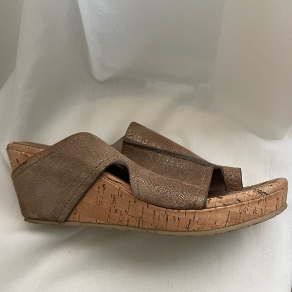 Donald Pliner gold leather and cork Gerie wedge - Picture 5 of 8